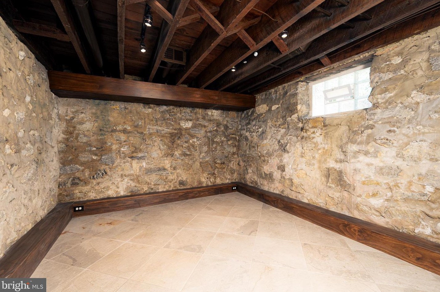 4405 Underwood Rd, Baltimore MD 21218-1151 exterior