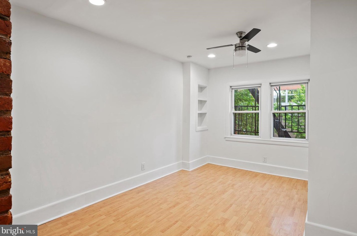808 Hollins St, Baltimore MD  21201-1004 exterior