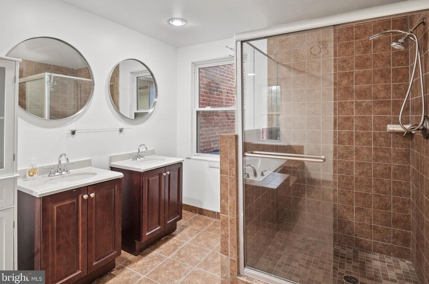 808 Hollins St, Baltimore MD  21201-1004 exterior