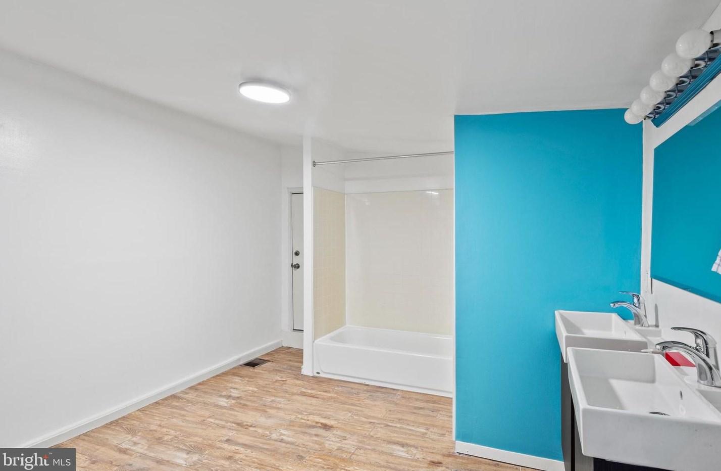 808 Hollins St, Baltimore MD  21201-1004 exterior