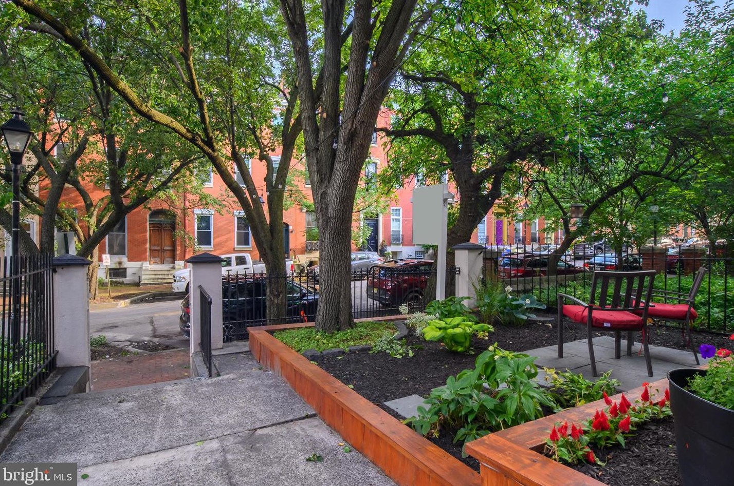 808 Hollins St, Baltimore MD  21201-1004 exterior
