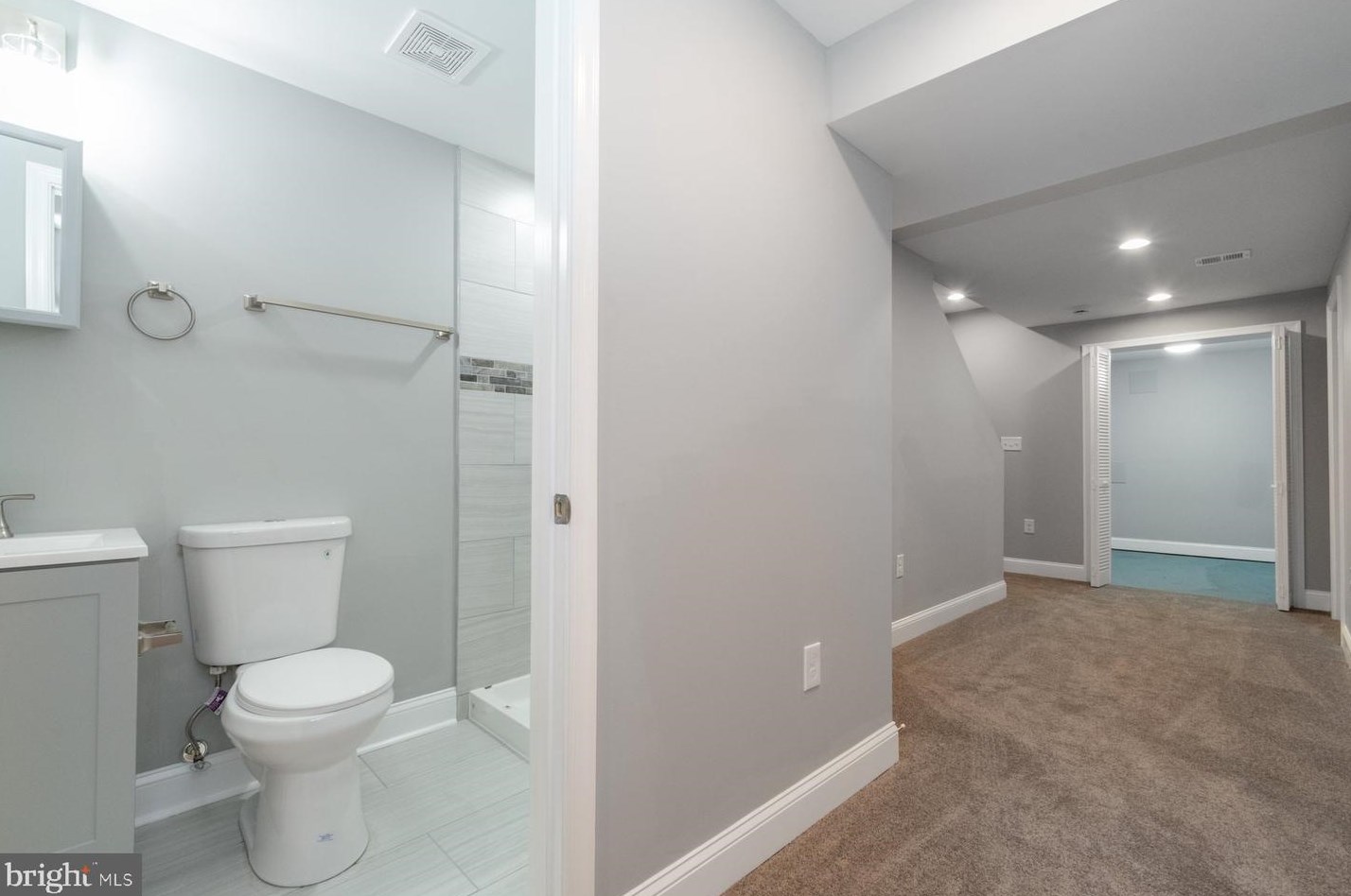 1624 Roundhill Rd, Baltimore MD  21218-2213 exterior