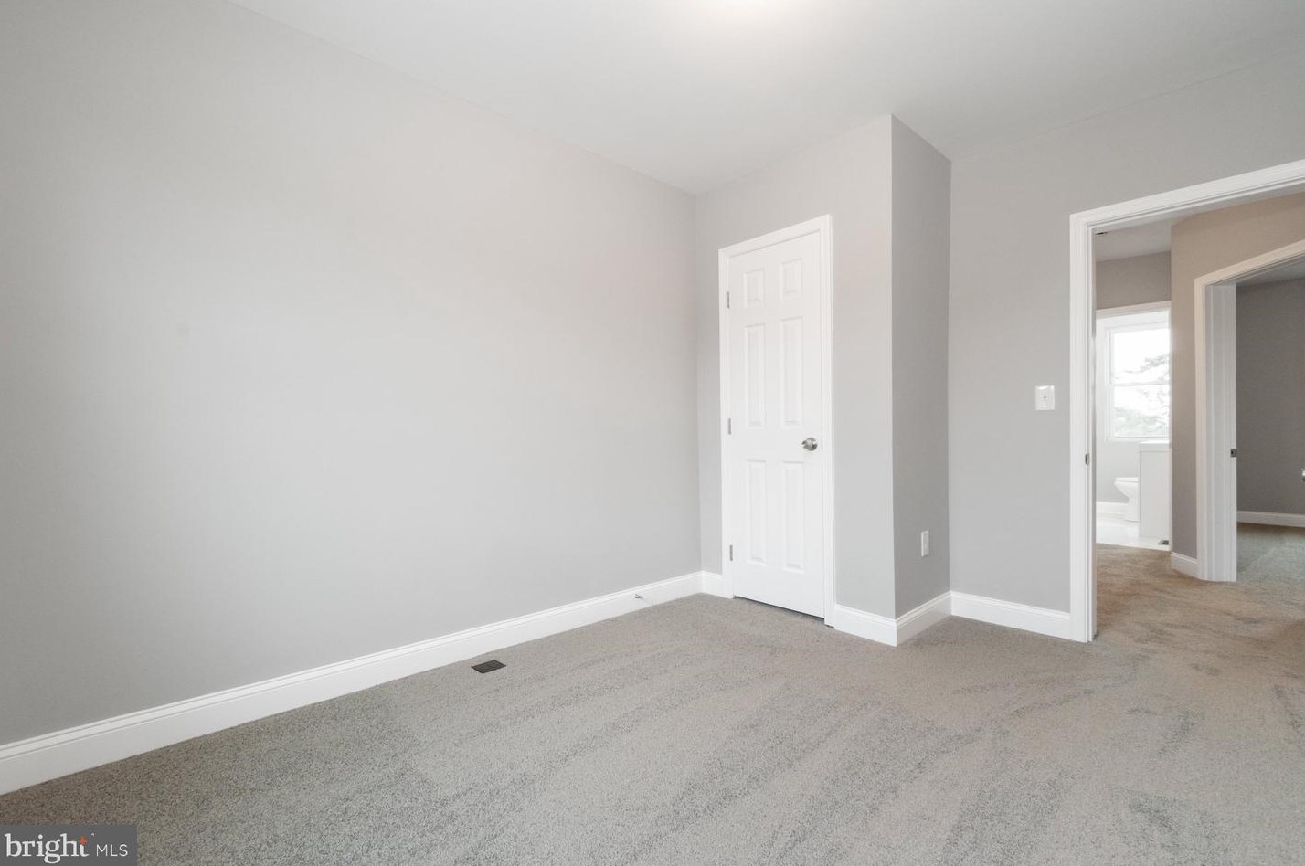 1624 Roundhill Rd, Baltimore MD  21218-2213 exterior