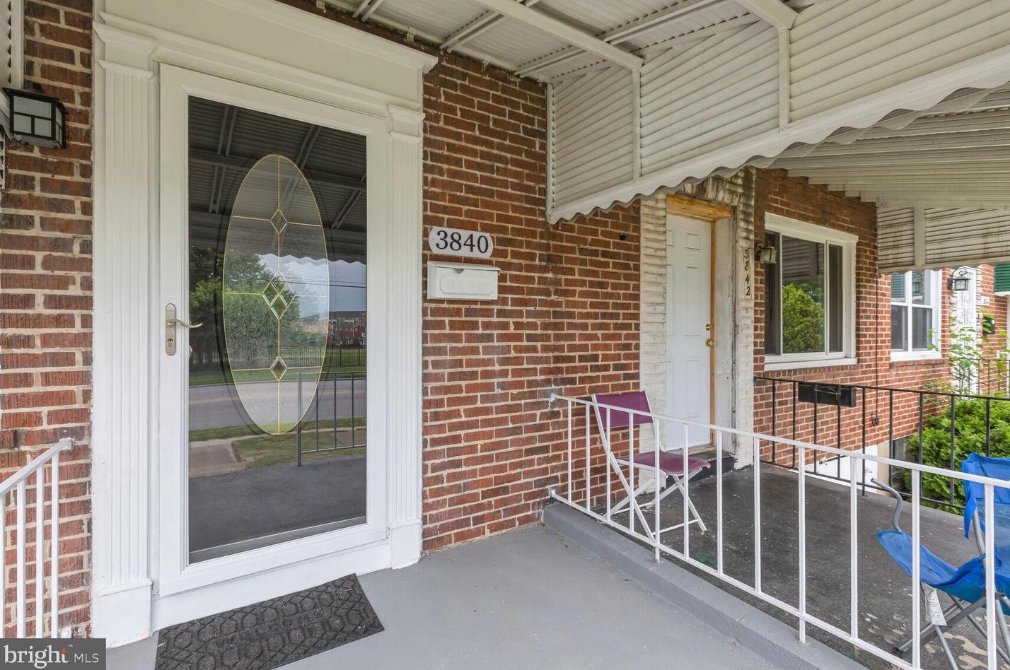 3840 Sinclair Ln, Baltimore, MD 21213-2142