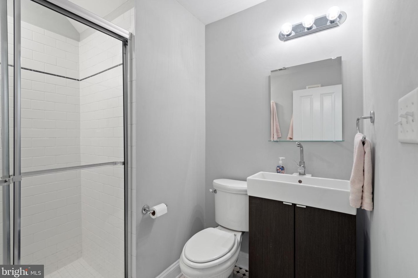 406 Robinson St, Baltimore MD 21224-4929 exterior