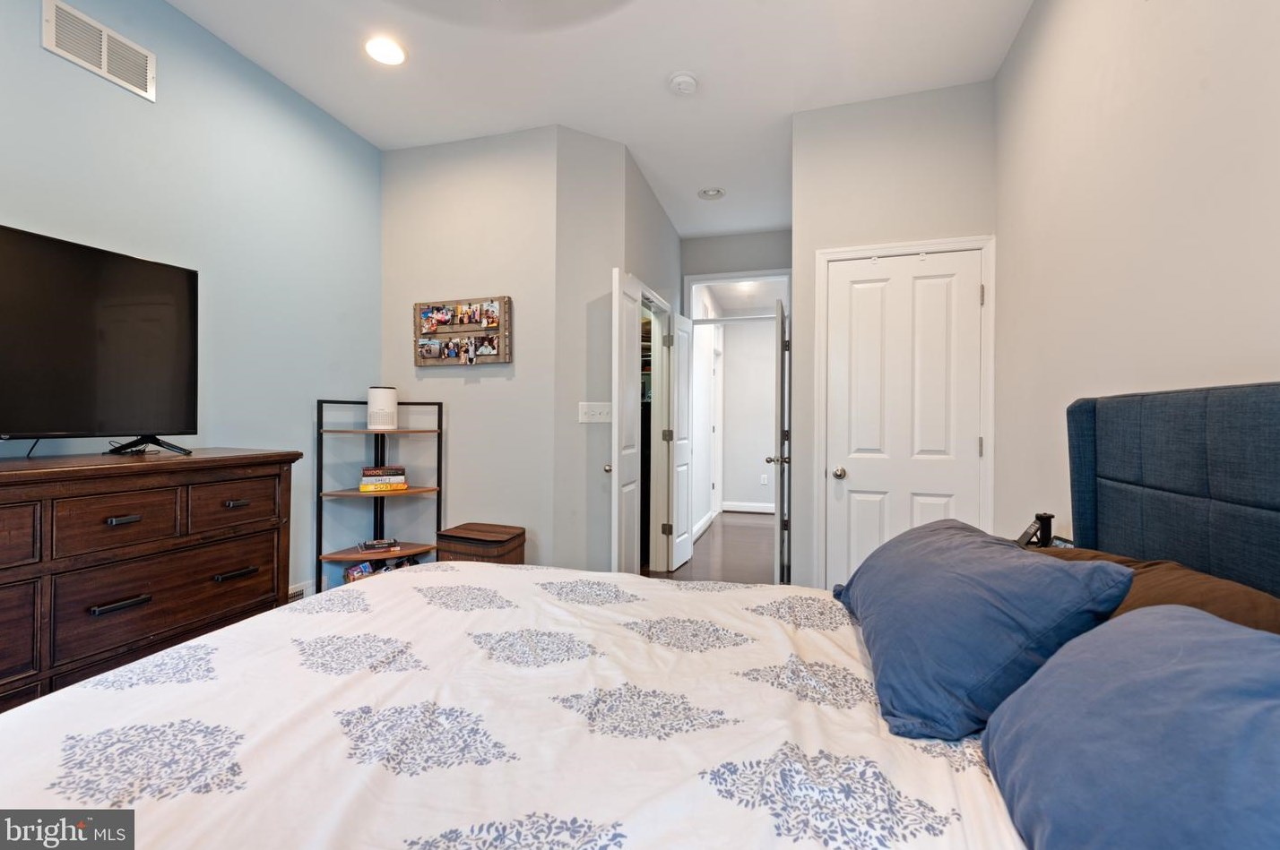 406 Robinson St, Baltimore MD 21224-4929 exterior