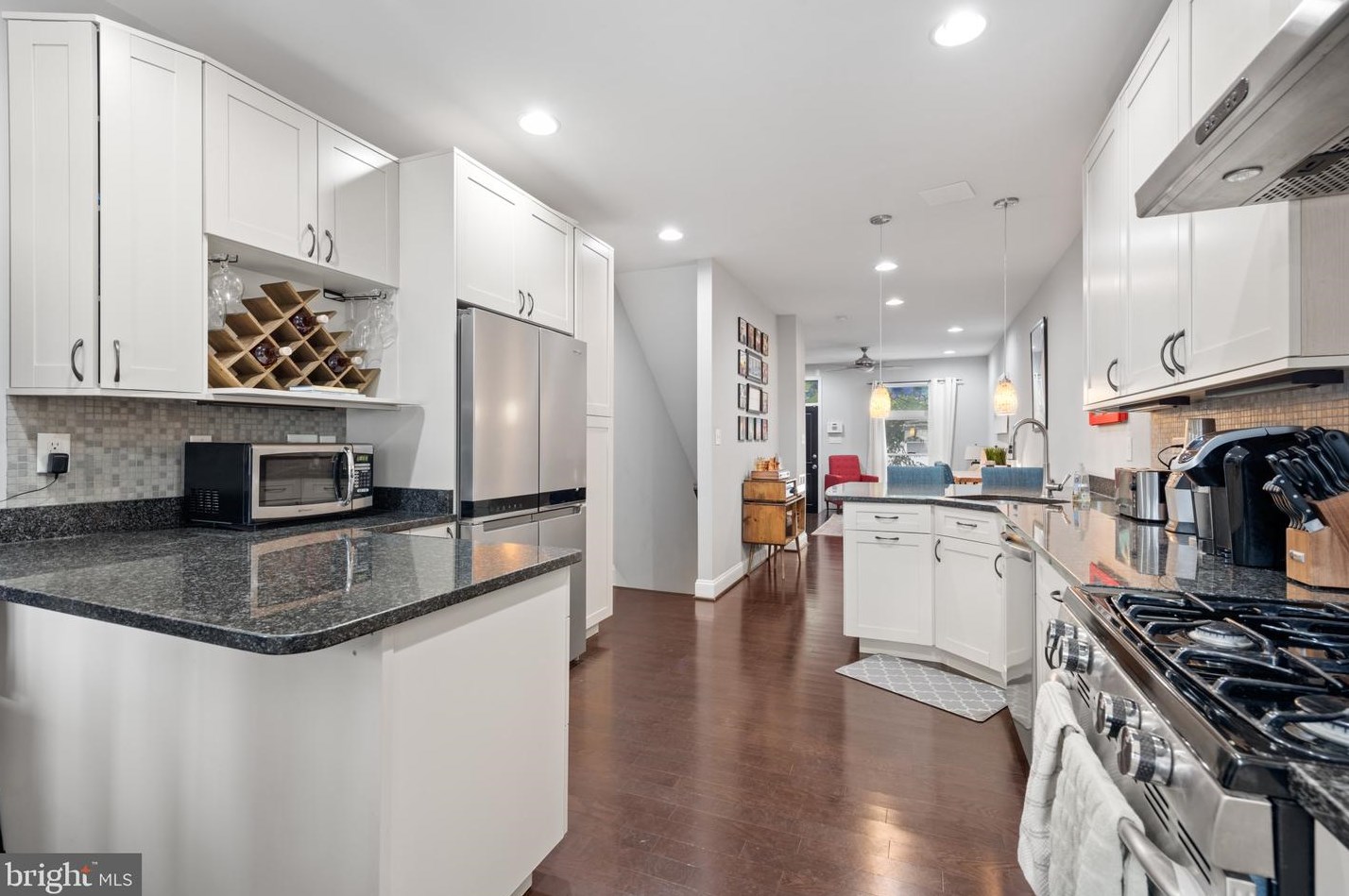 406 Robinson St, Baltimore MD 21224-4929 exterior