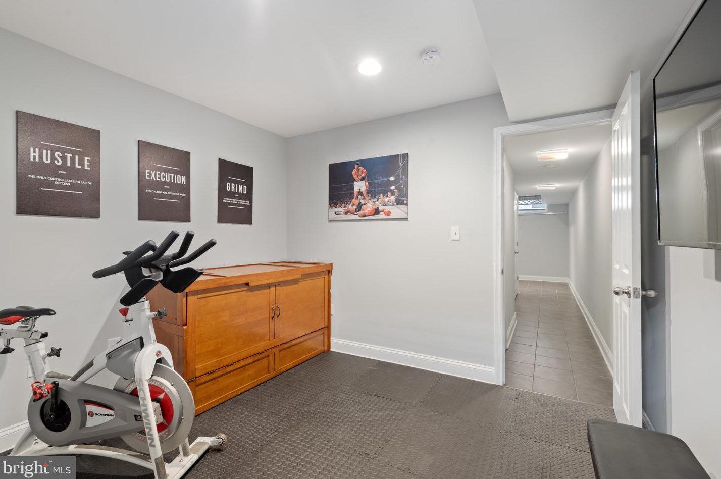 406 Robinson St, Baltimore MD 21224-4929 exterior