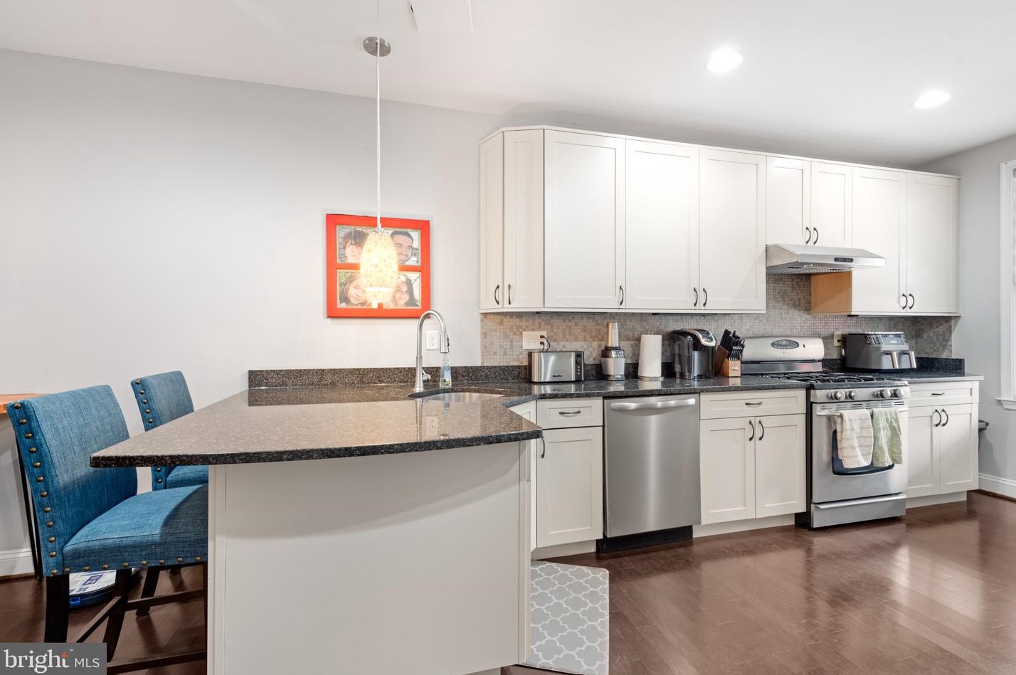 406 Robinson St, Baltimore MD 21224-4929 exterior