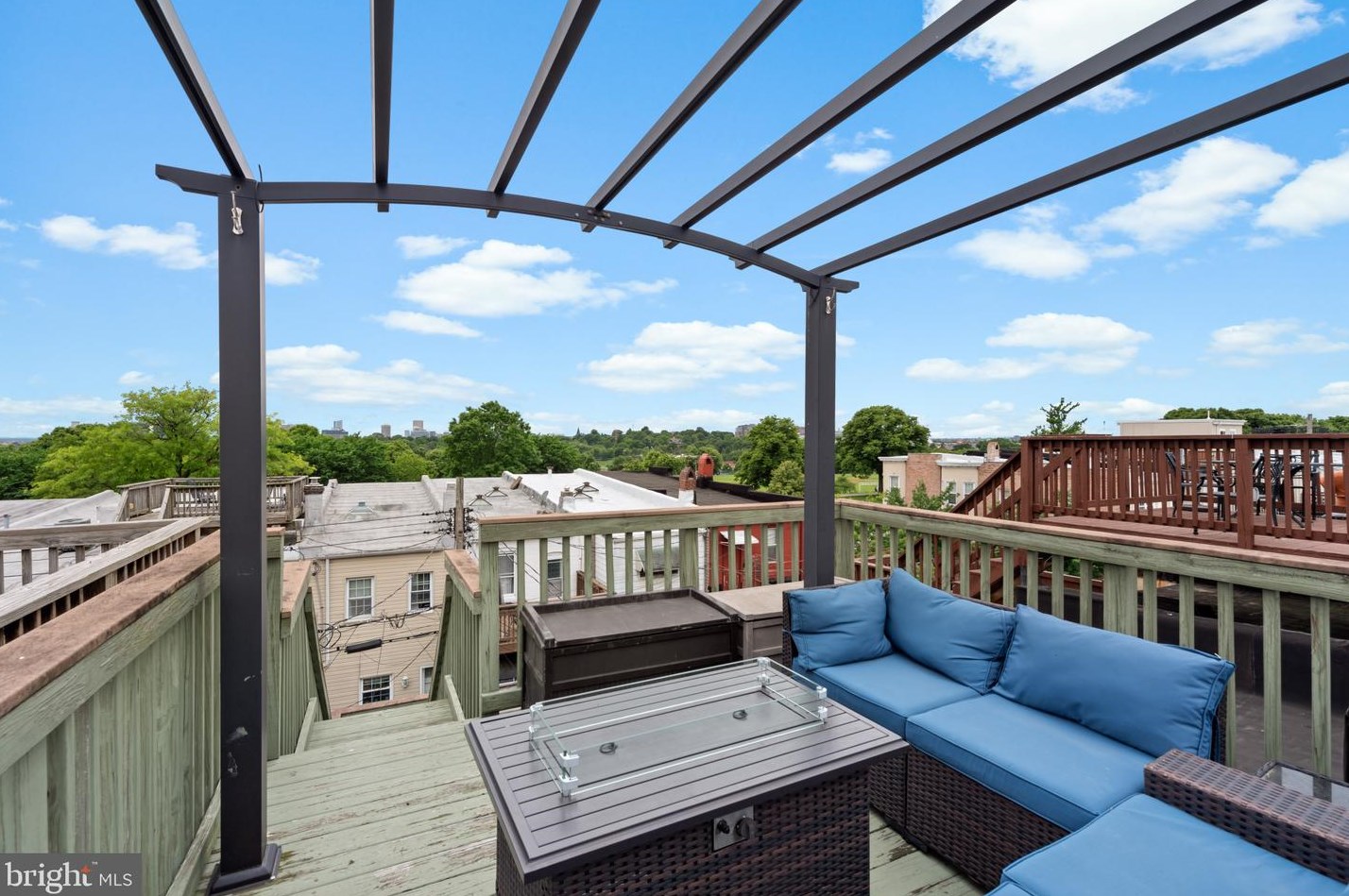 406 Robinson St, Baltimore MD 21224-4929 exterior