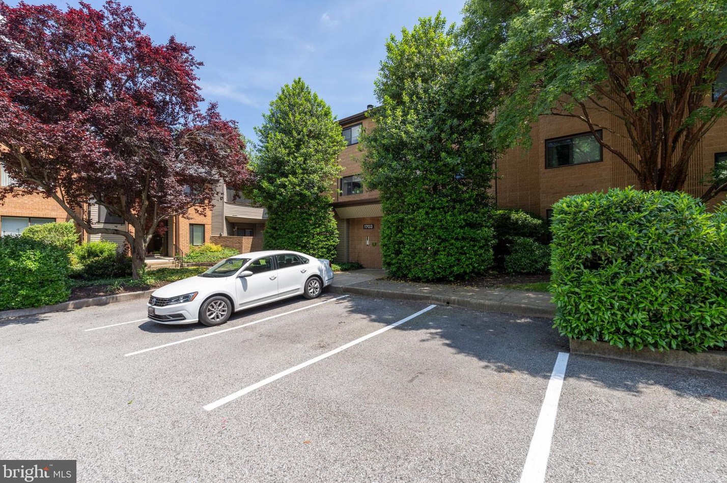 1703 Mount Washington Ct, Baltimore, MD 21209-4573