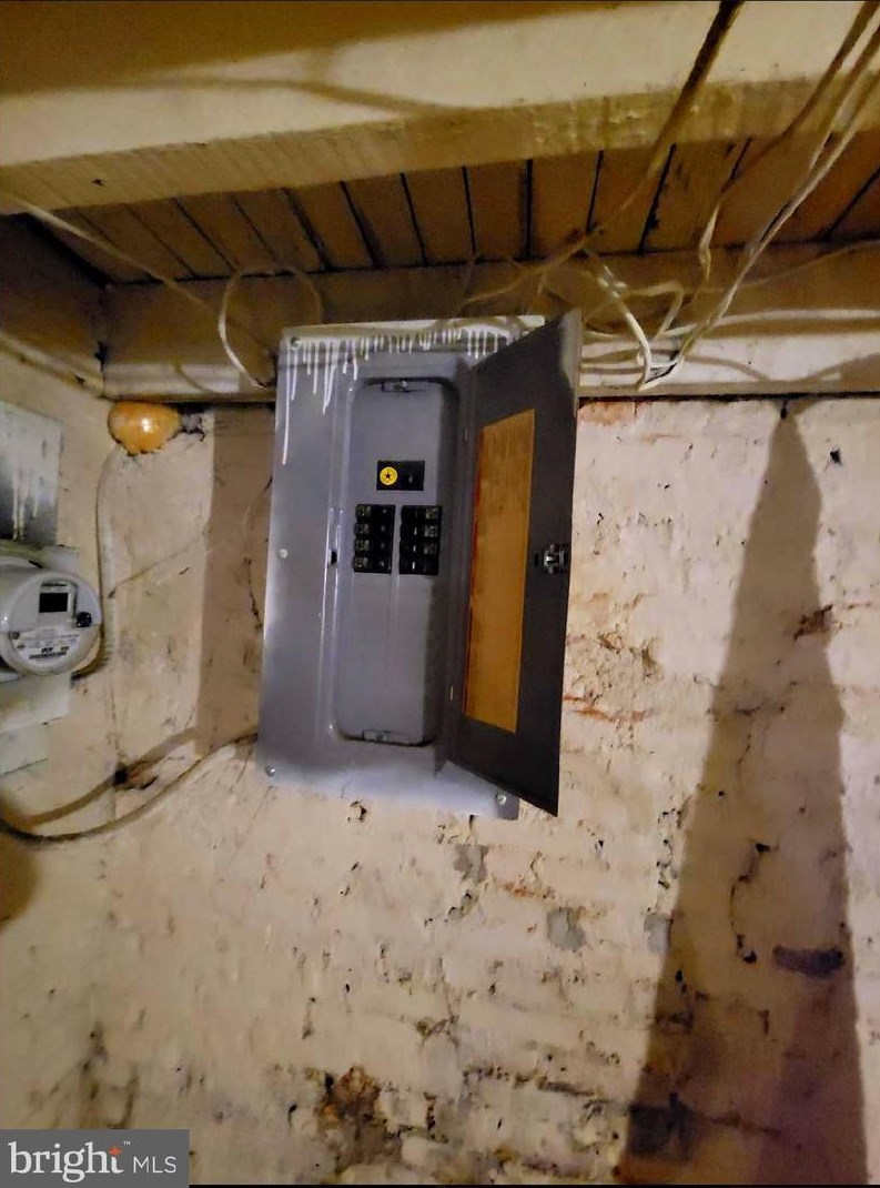 728 Bartlett Ave, Baltimore MD 21218-5412 exterior