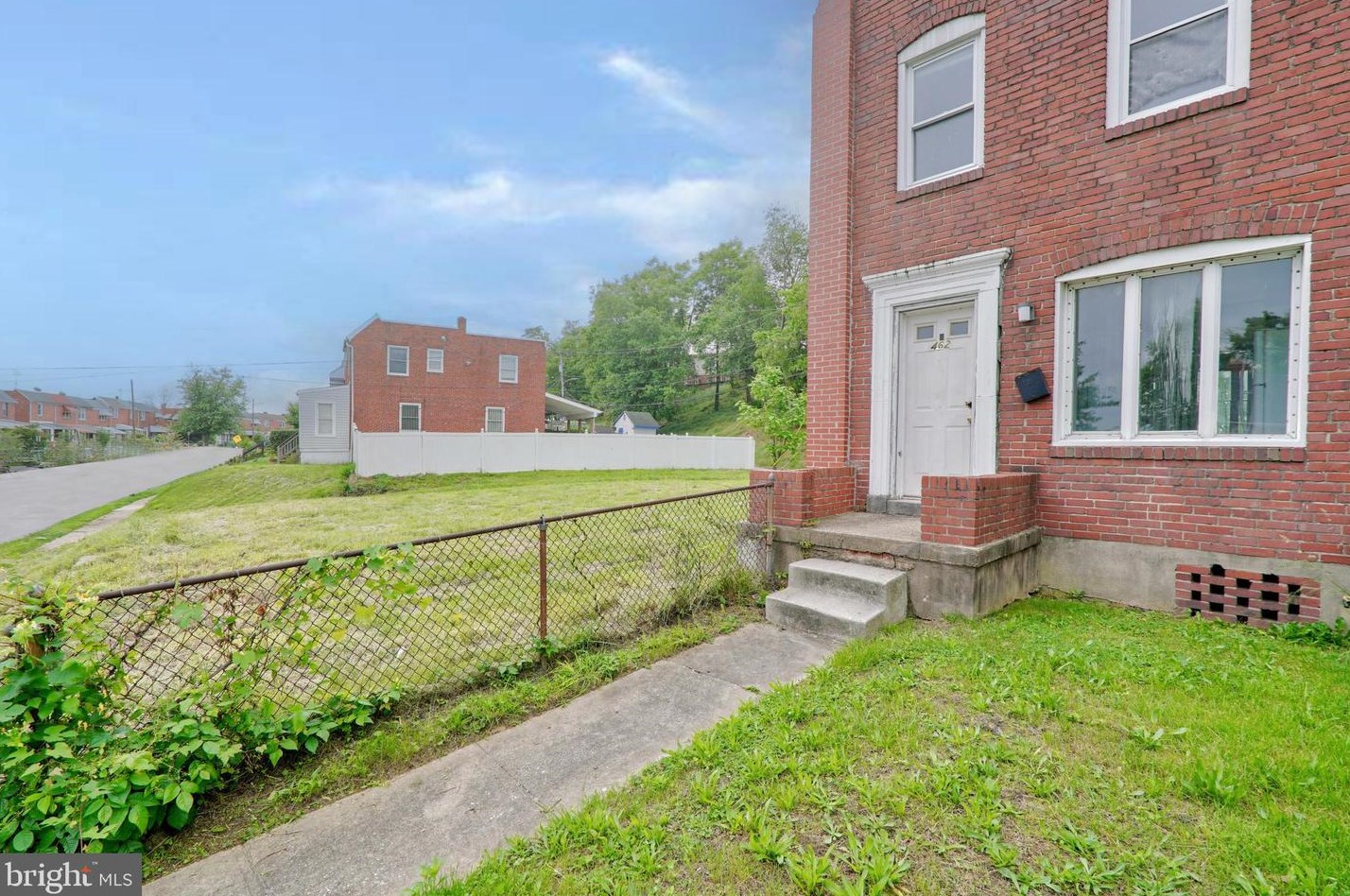 462 Roundview Rd, Baltimore, MD 21225-1425