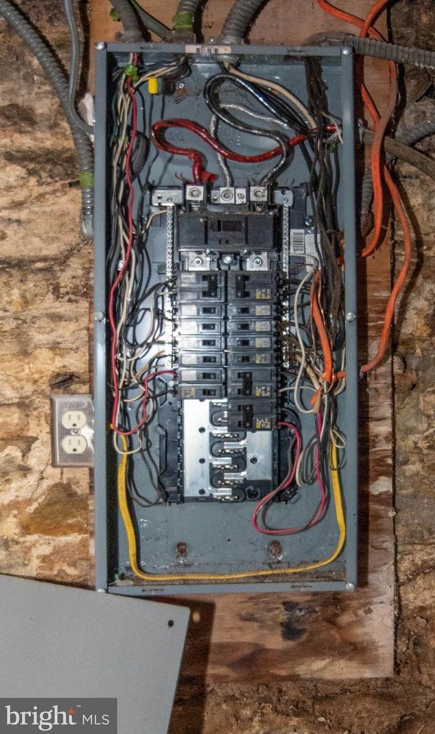 914 Tyson St, Baltimore MD  21201-4811 exterior