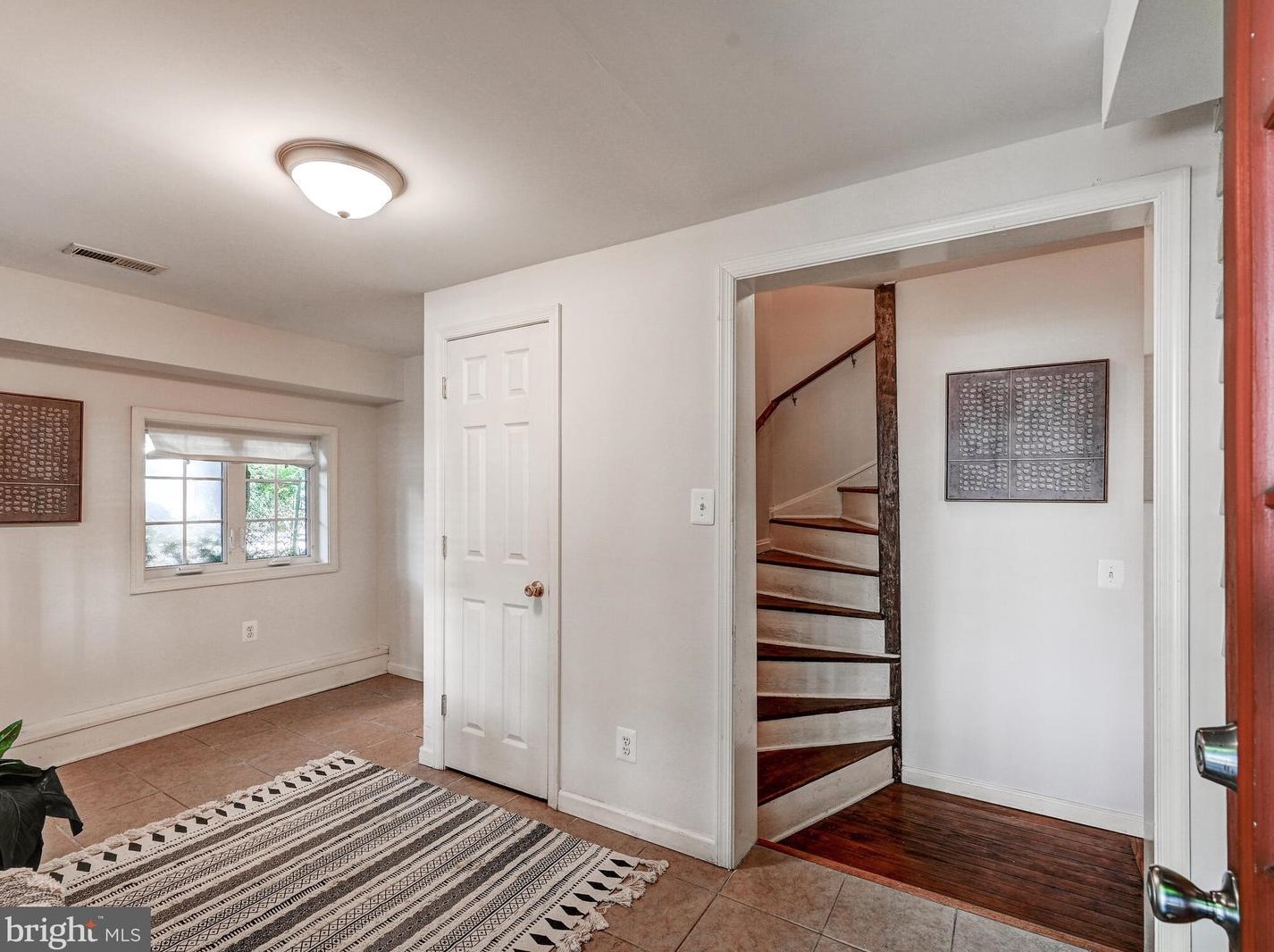 1337 Clipper Heights Ave, Baltimore, MD 21211-2319