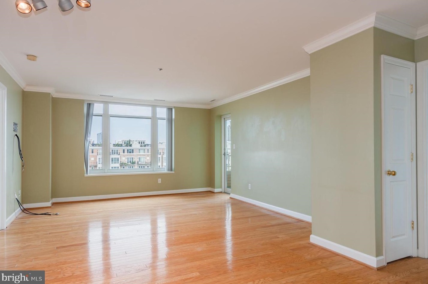 100 Harborview Dr Unit 311, Baltimore, MD 21230