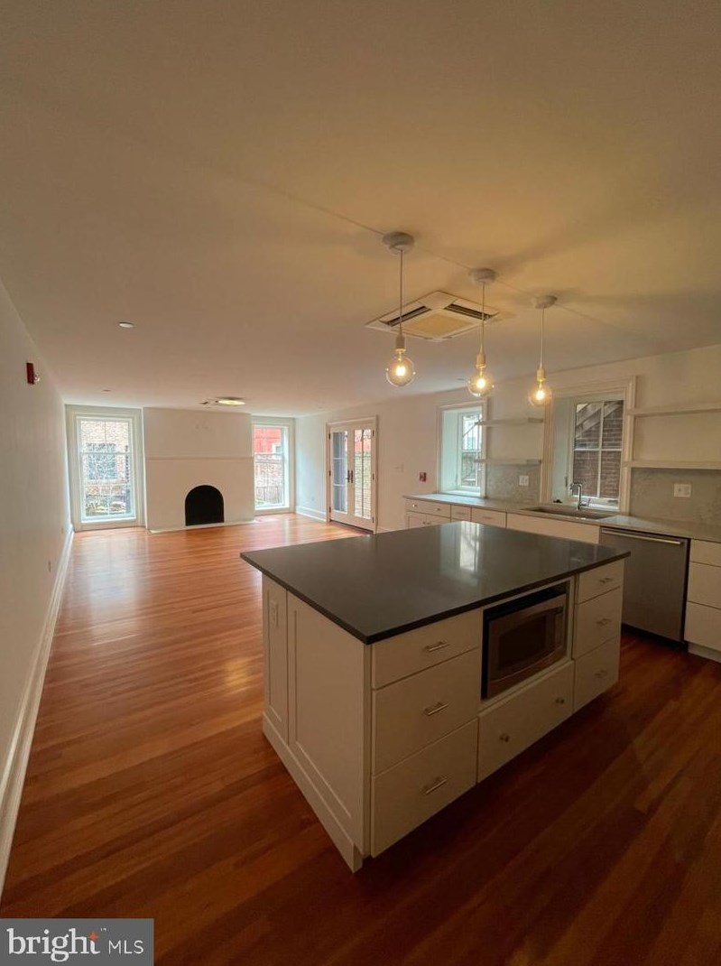 18 E Mt Vernon Pl #2, Baltimore, MD 21202
