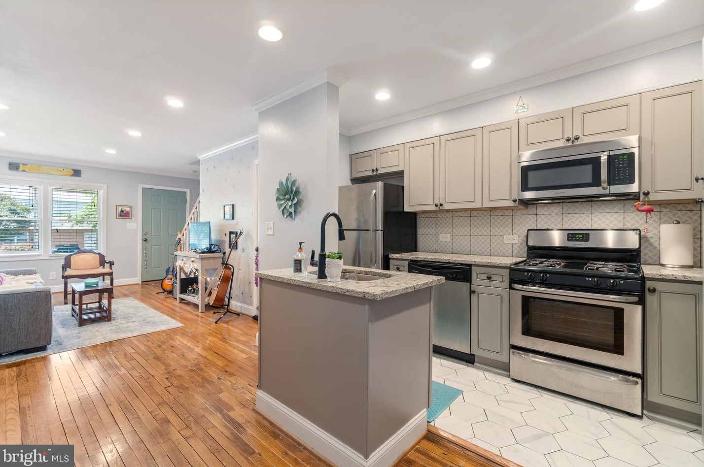 1413 Weldon Pl, Baltimore MD  21211-1545 exterior