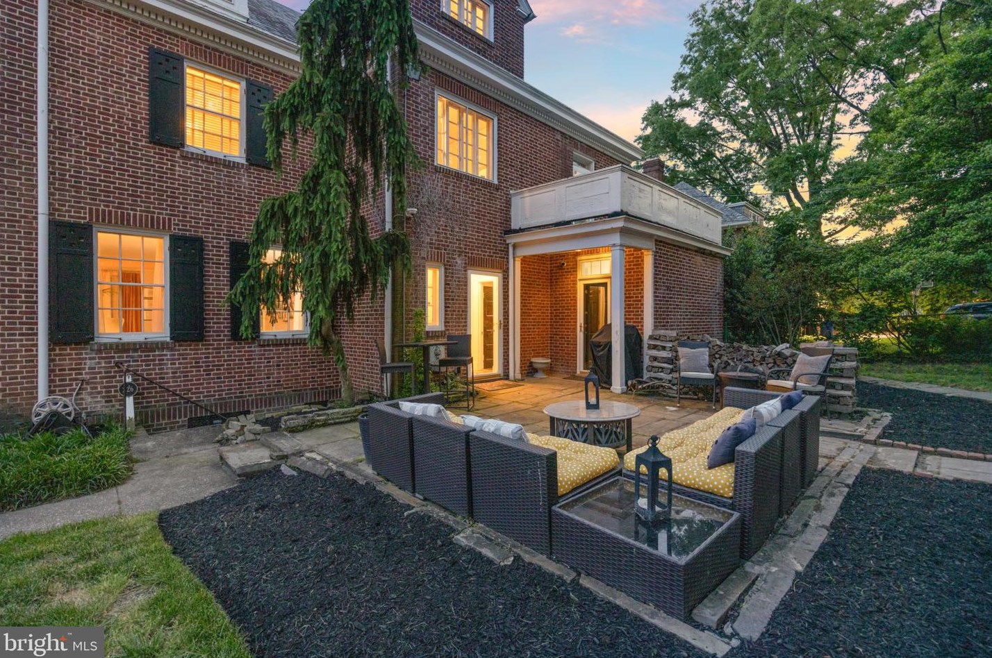 226 39th St, Baltimore MD  21218-1822 exterior