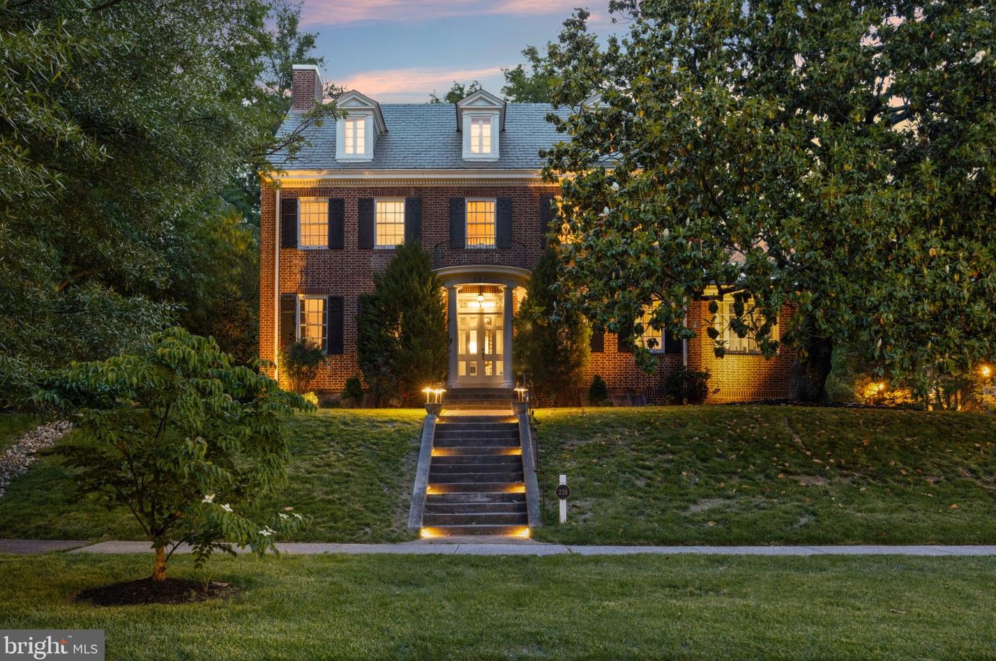 226 39th St, Baltimore MD  21218-1822 exterior
