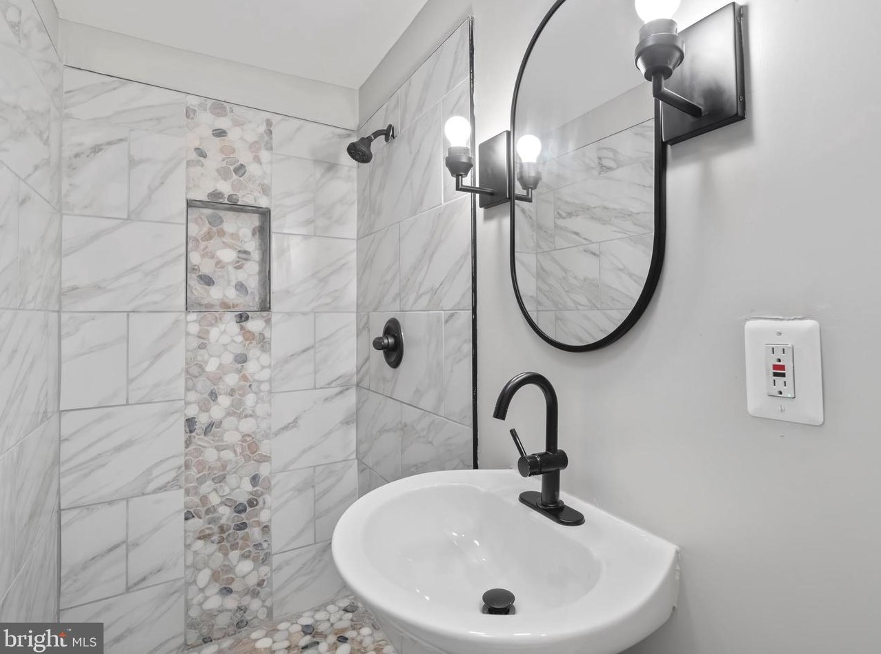 5839 Benton Hts Ave, Baltimore MD  21206-2539 exterior