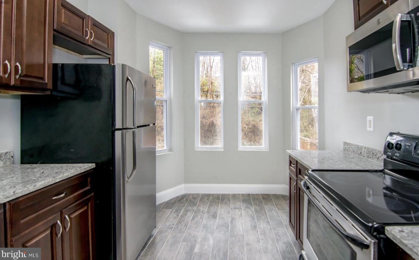 744 Dolphin St, Baltimore, MD 21217-2931