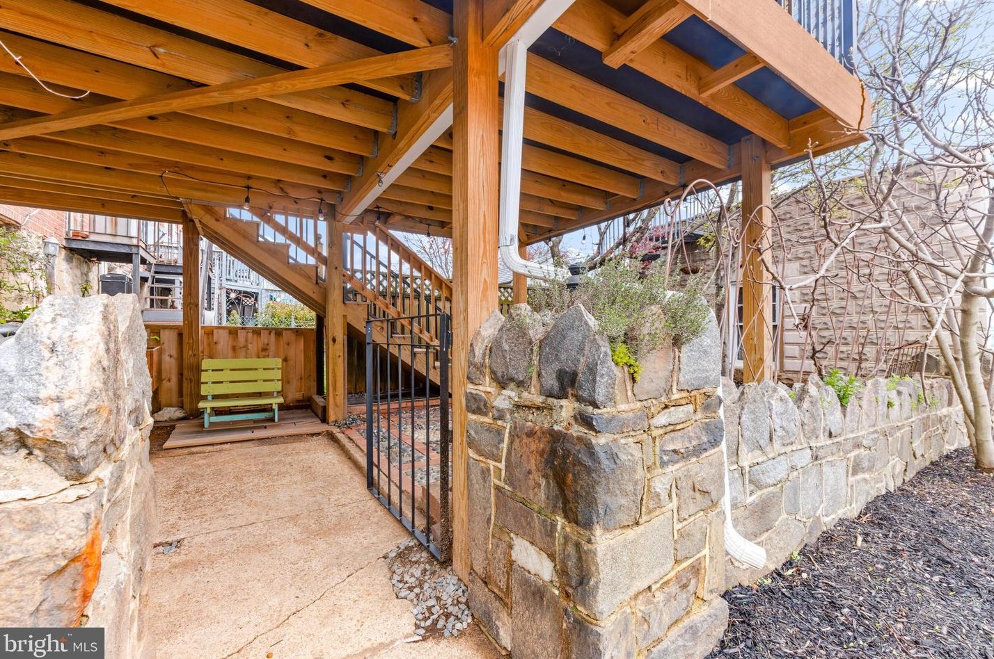 1329 41st St, Baltimore MD 21218-1211 exterior