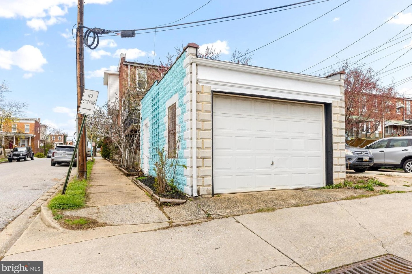 1329 41st St, Baltimore MD 21218-1211 exterior