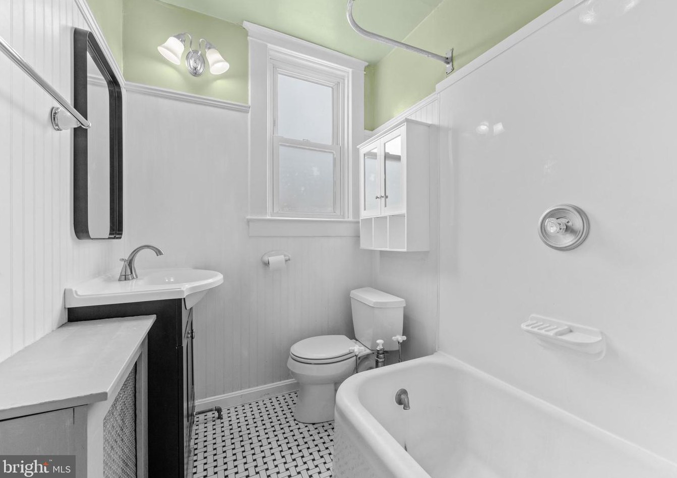 1329 41st St, Baltimore MD 21218-1211 exterior