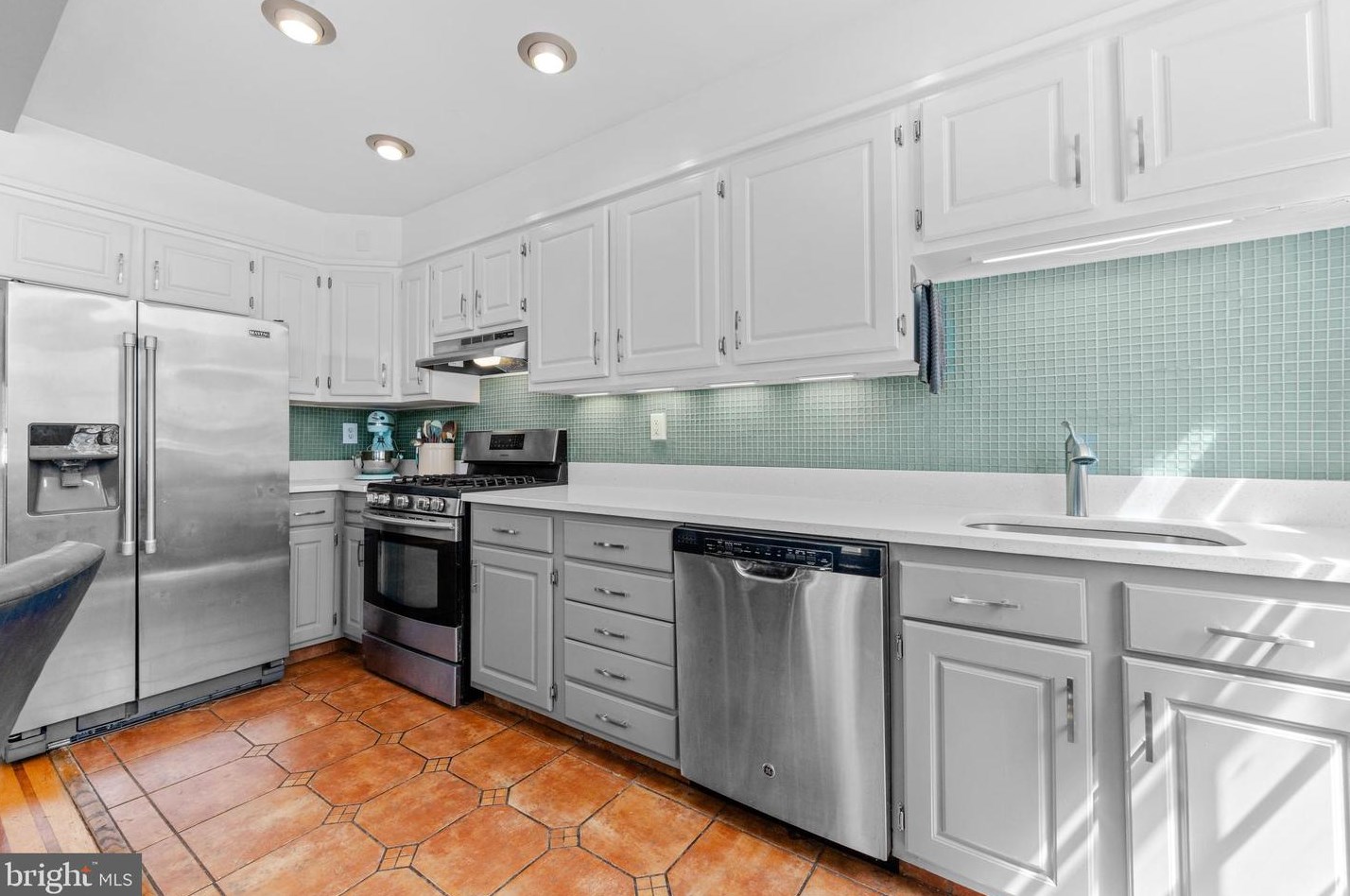 1329 41st St, Baltimore MD 21218-1211 exterior