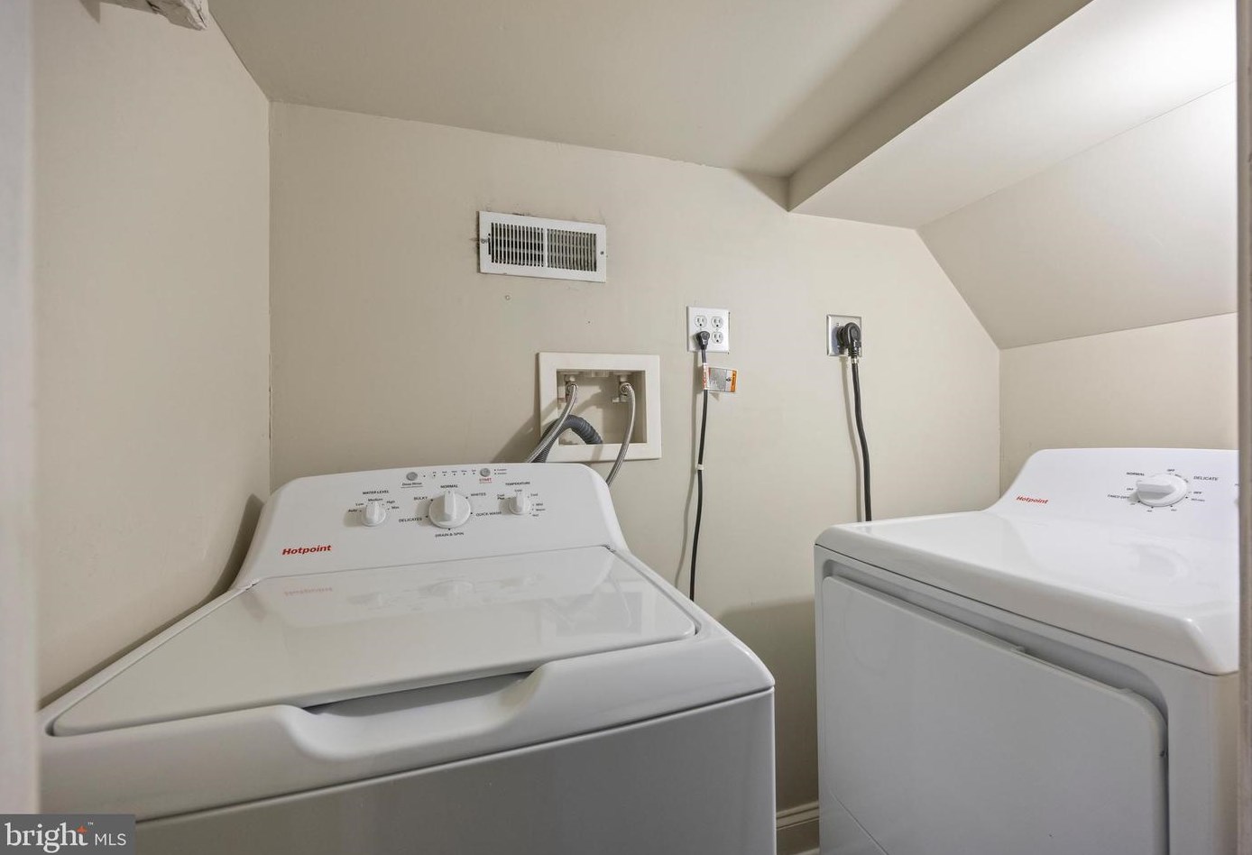 2816 Dillon St, Baltimore MD  21224-4831 exterior