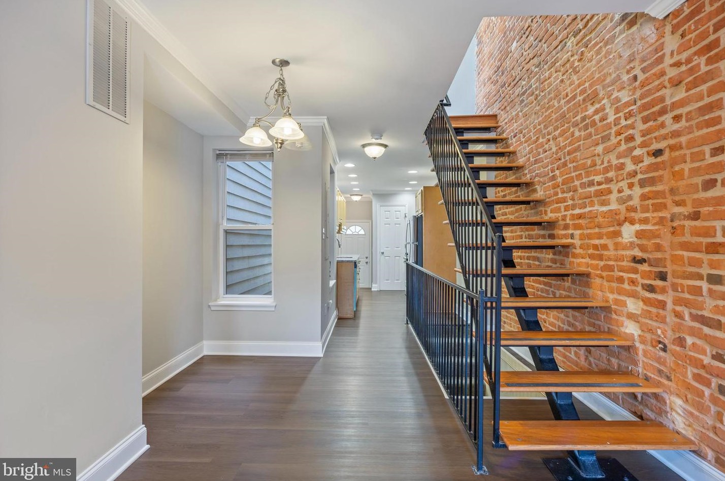 2816 Dillon St, Baltimore MD  21224-4831 exterior