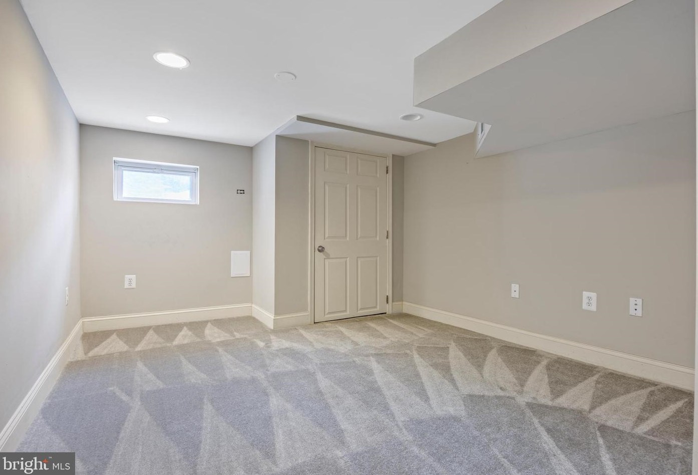 2816 Dillon St, Baltimore MD  21224-4831 exterior