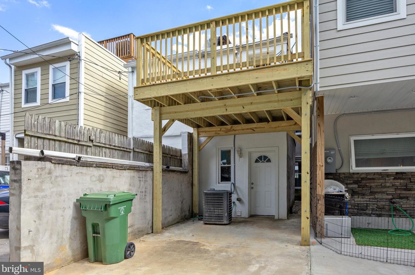 2816 Dillon St, Baltimore MD  21224-4831 exterior