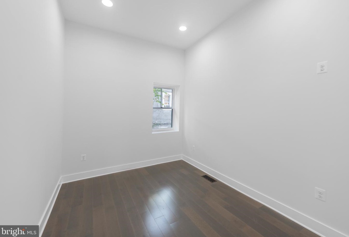 1222 James St, Baltimore MD 21230-1317 exterior