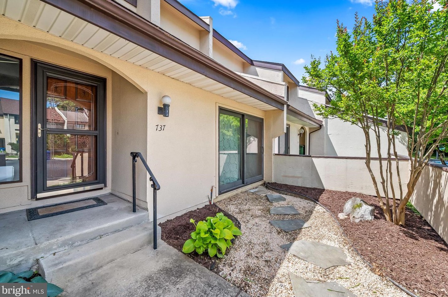 737 Stoney Spring Dr, Baltimore, MD 21210-2713