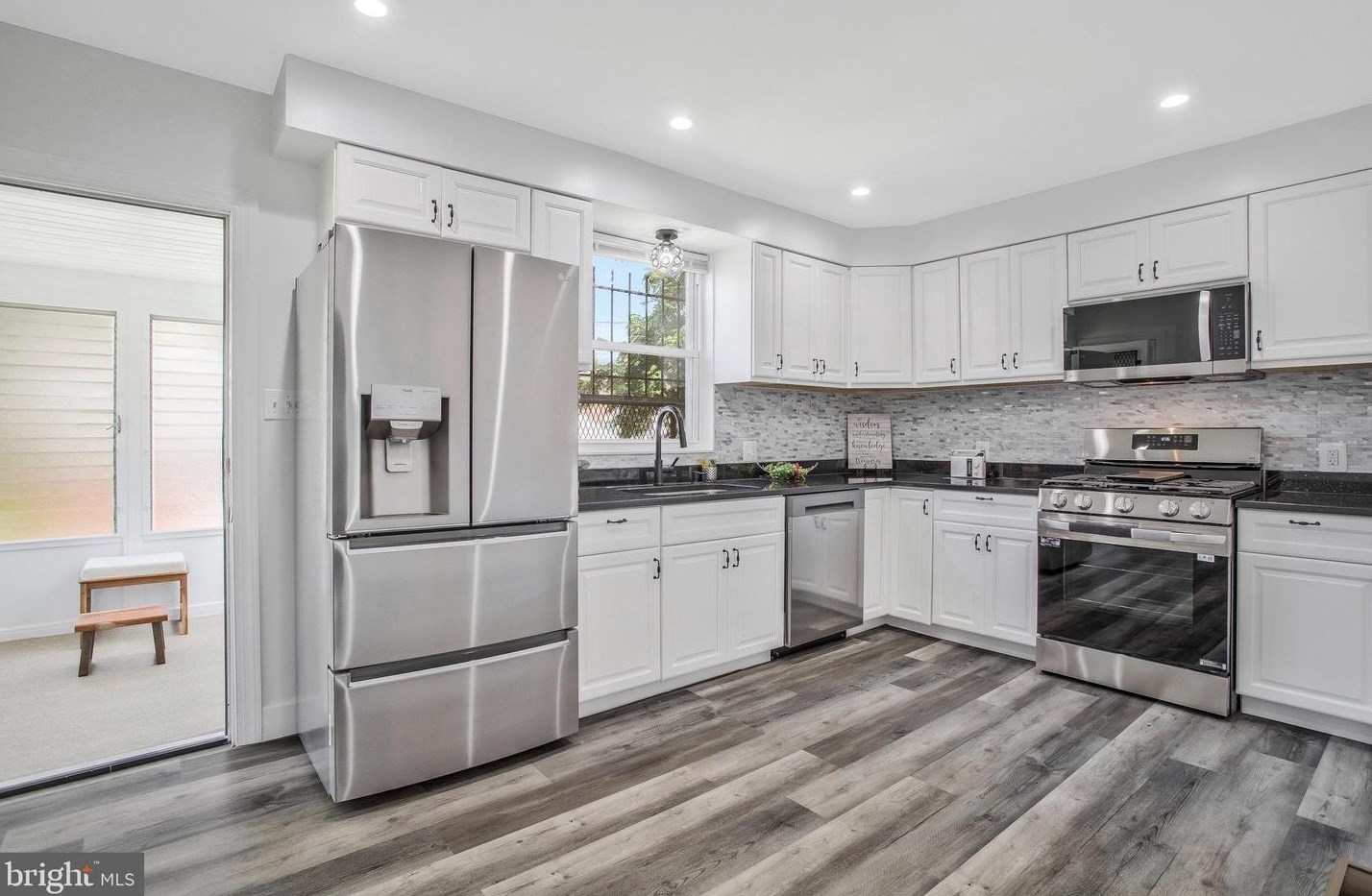 3104 Liberty Heights Ave, Baltimore MD 21215-7931 exterior