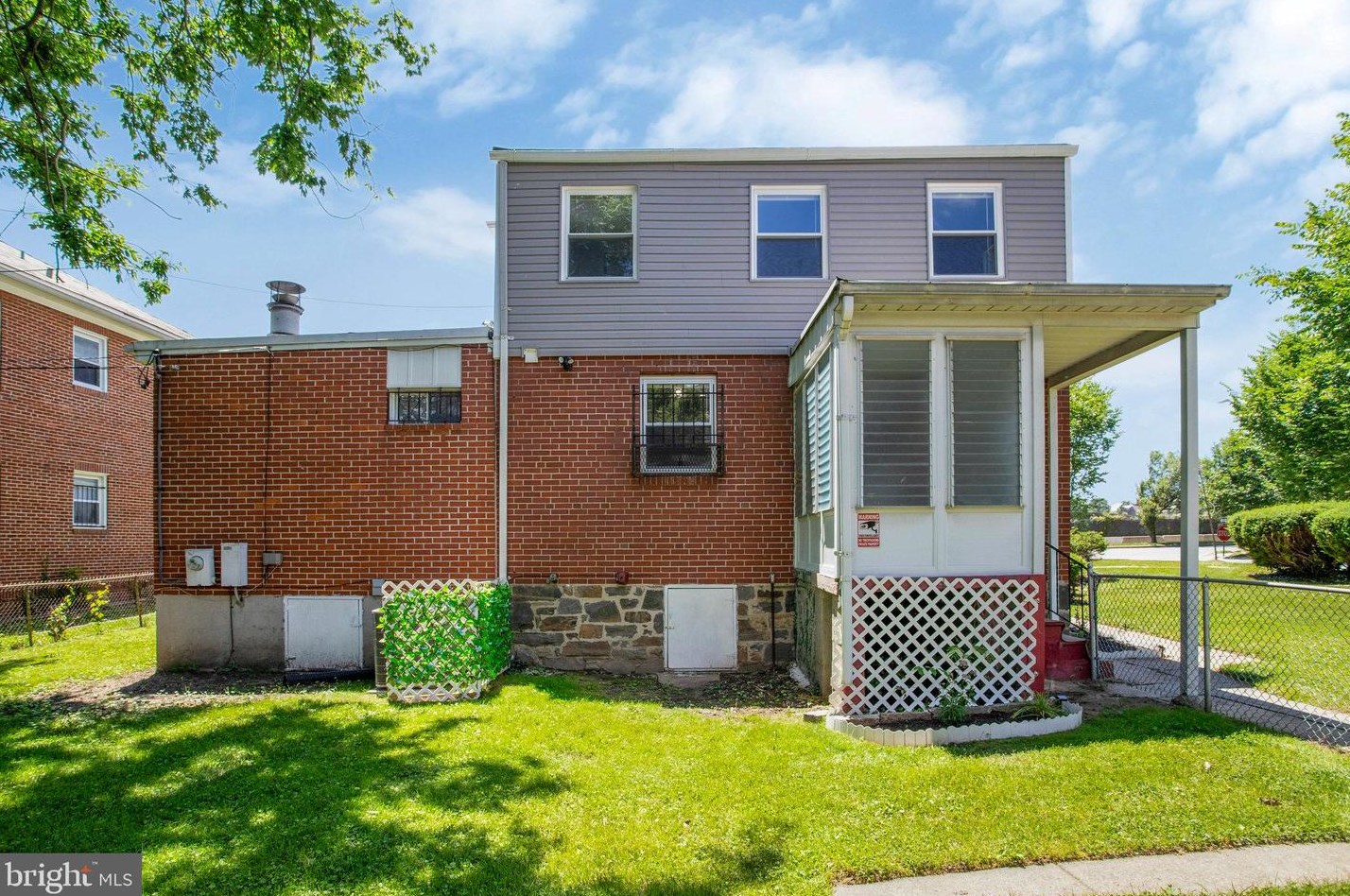 3104 Liberty Heights Ave, Baltimore MD 21215-7931 exterior