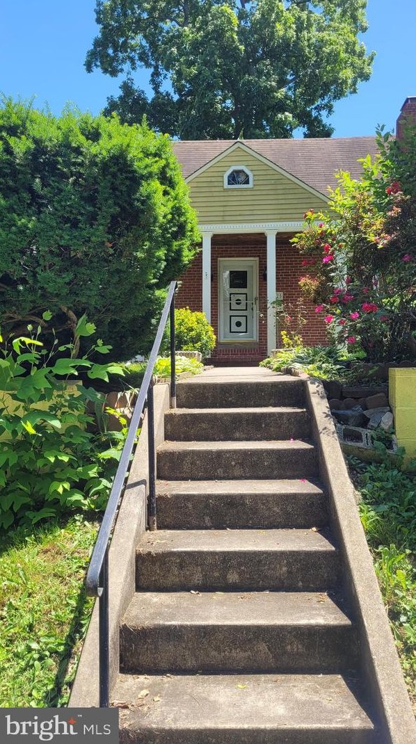 4925 Herring Run Dr, Baltimore, MD 21214-2141