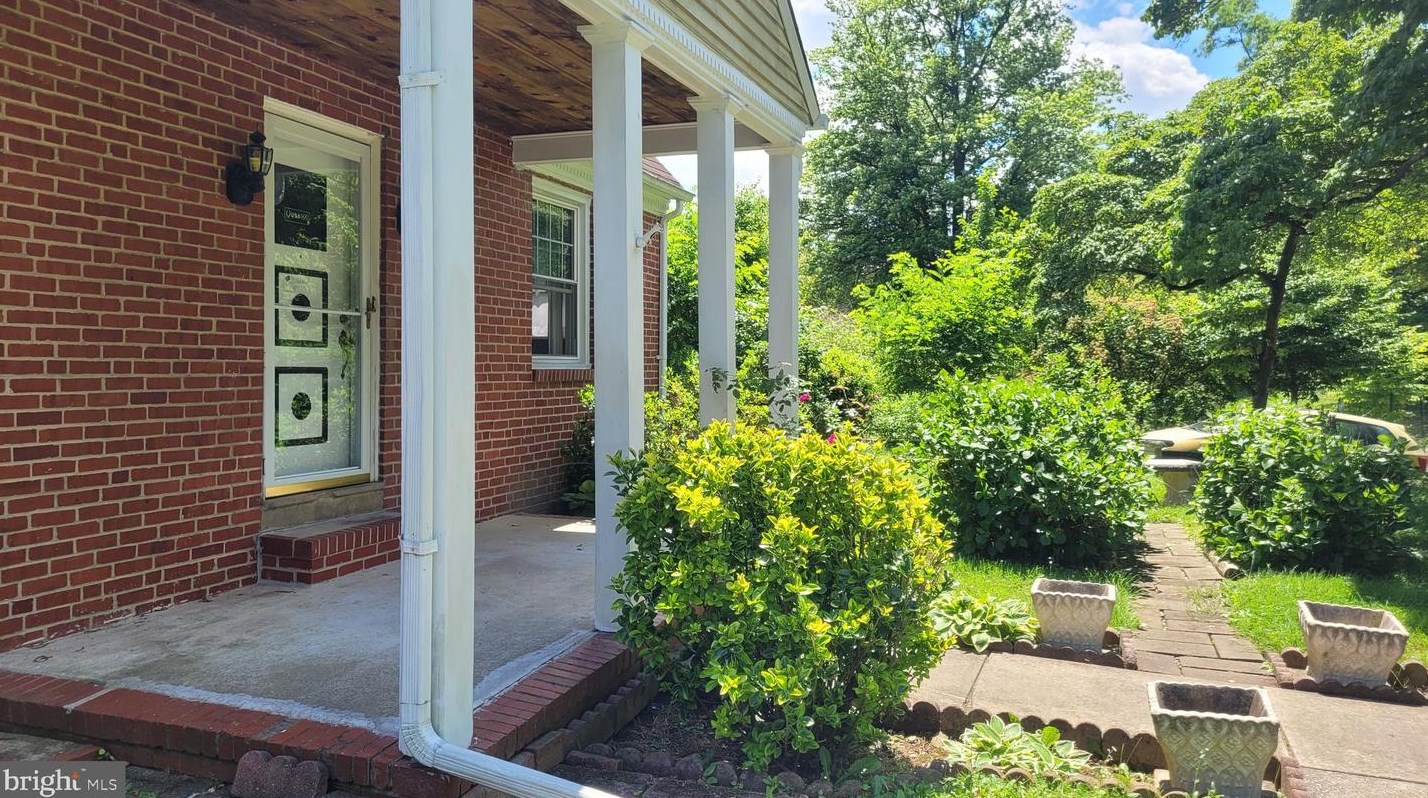 4925 Herring Run Dr, Baltimore MD  21214-1937 exterior