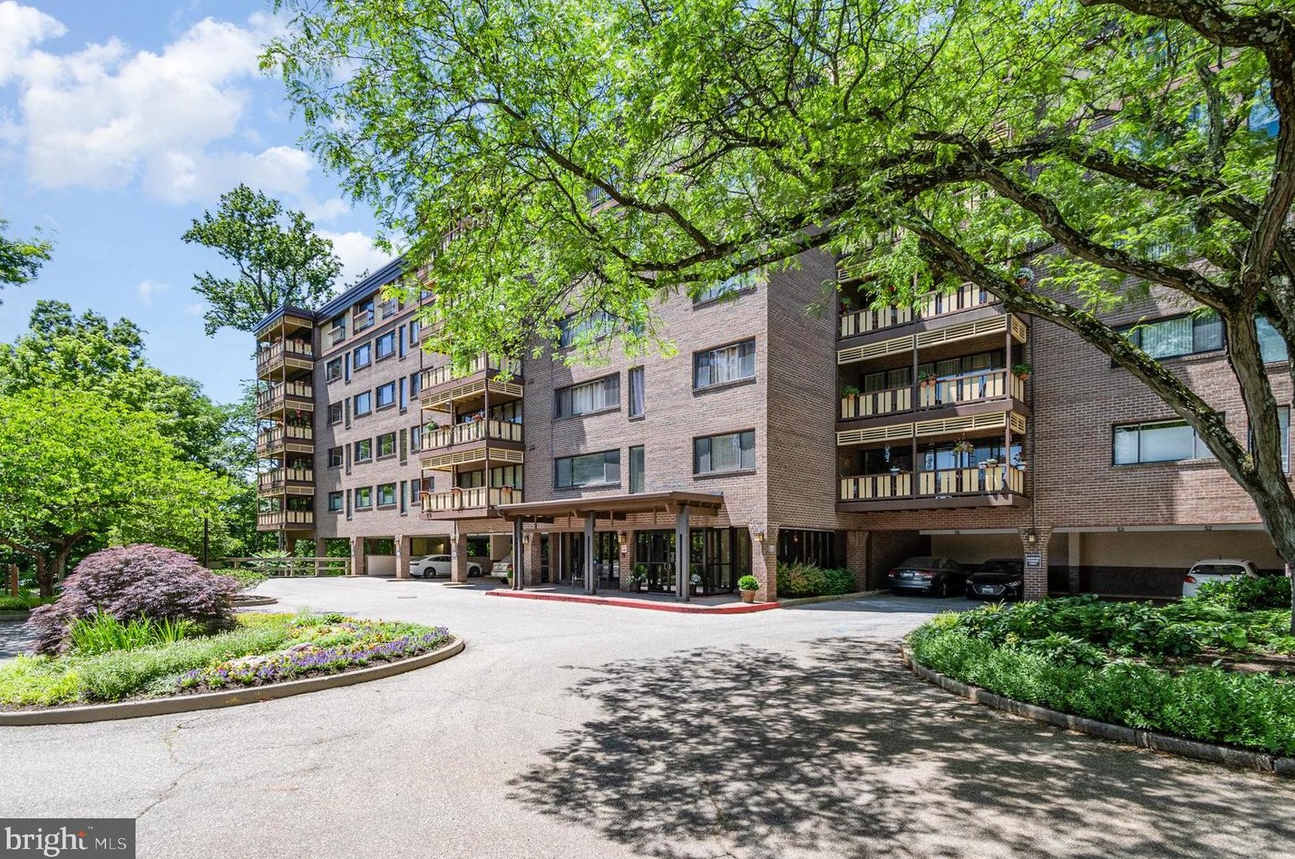 200 Cross Keys Rd, Baltimore MD  21210-1555 exterior
