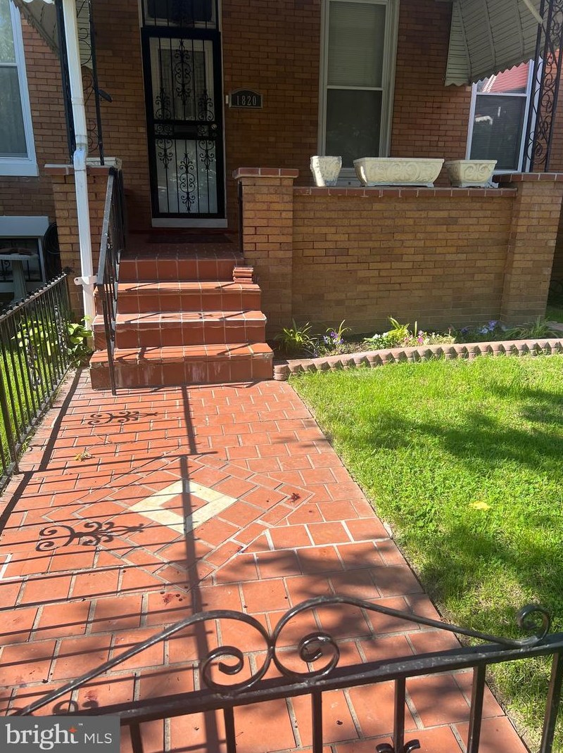 1820 E 32nd St, Baltimore, MD 21218