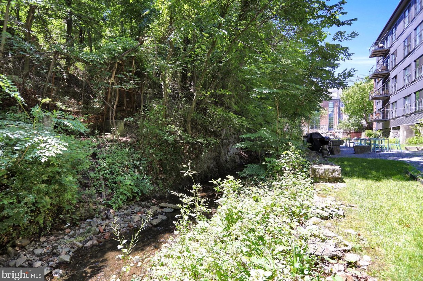 2007 Clipper Park Rd, Baltimore MD  21211-1460 exterior
