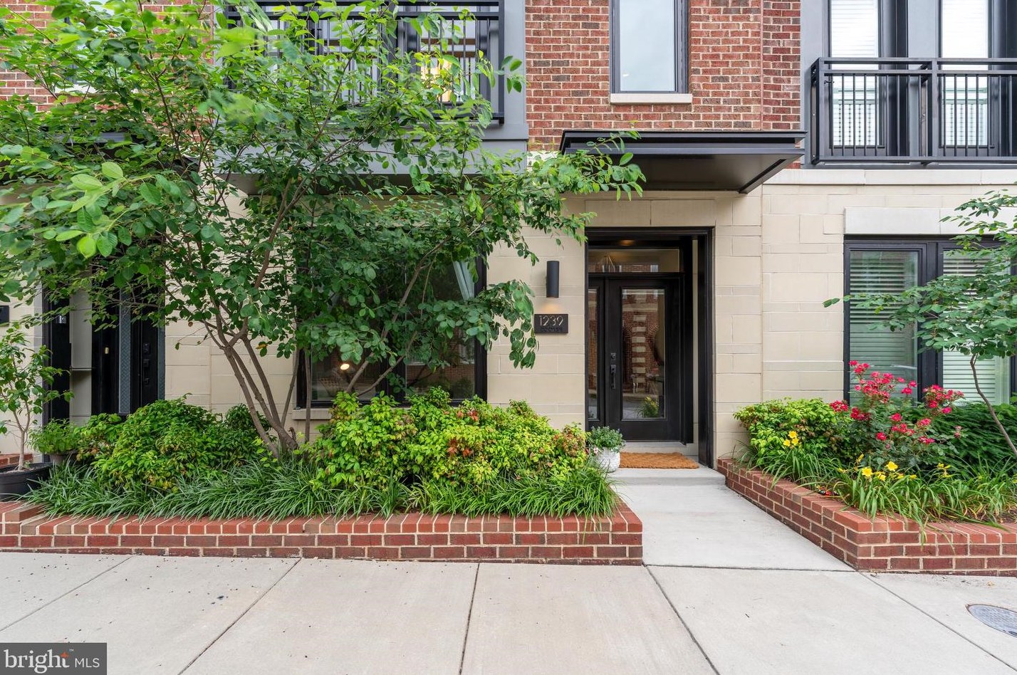 1239 Cooksie St, Baltimore, MD 21230-5230