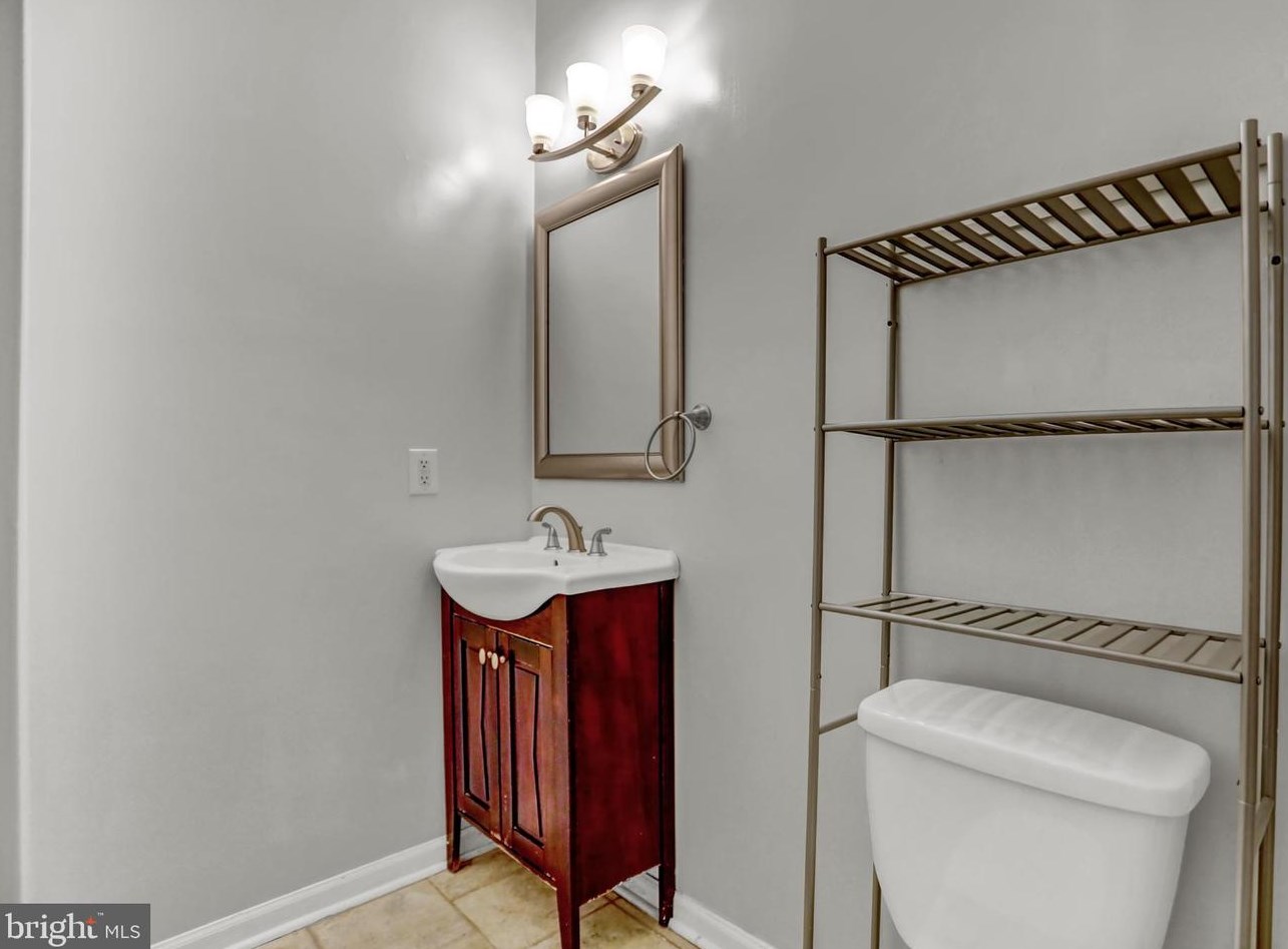 1155 Hamburg St, Baltimore MD  21230-1910 exterior