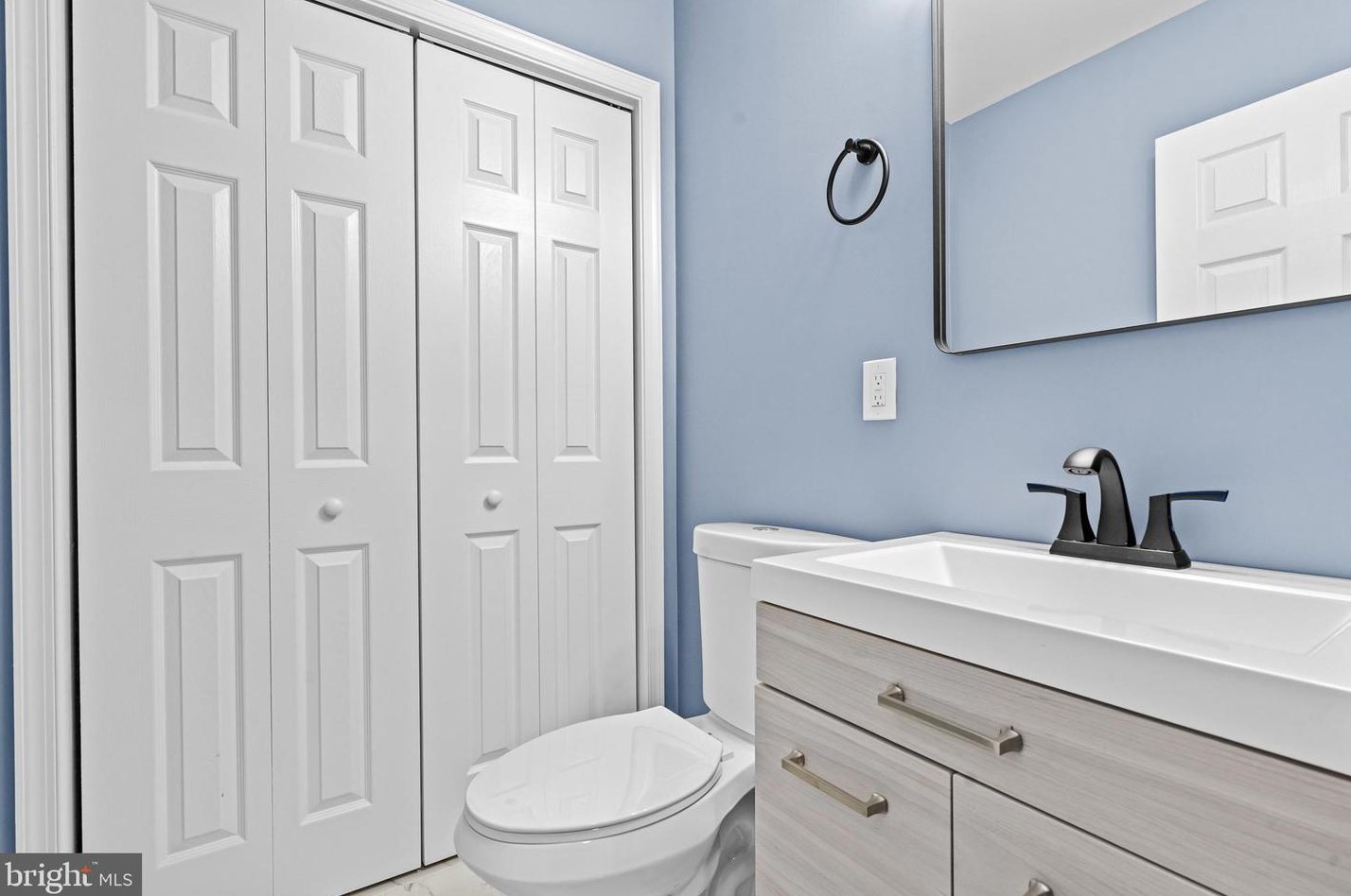 3824 Old Frederick Rd, Baltimore MD 21229-3825 exterior