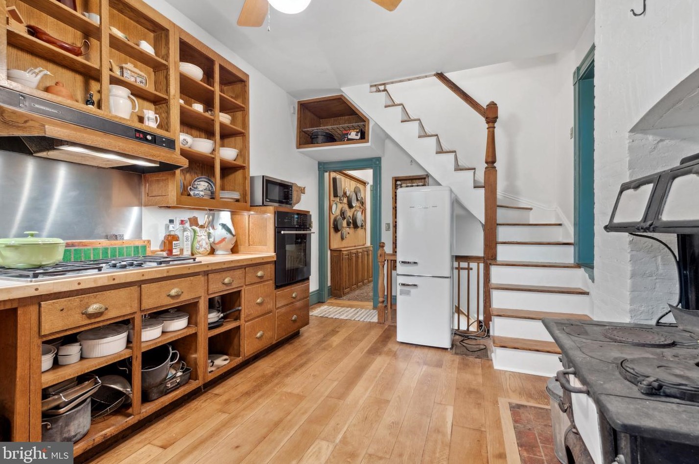 616 Reservoir St, Baltimore MD  21217-4823 exterior