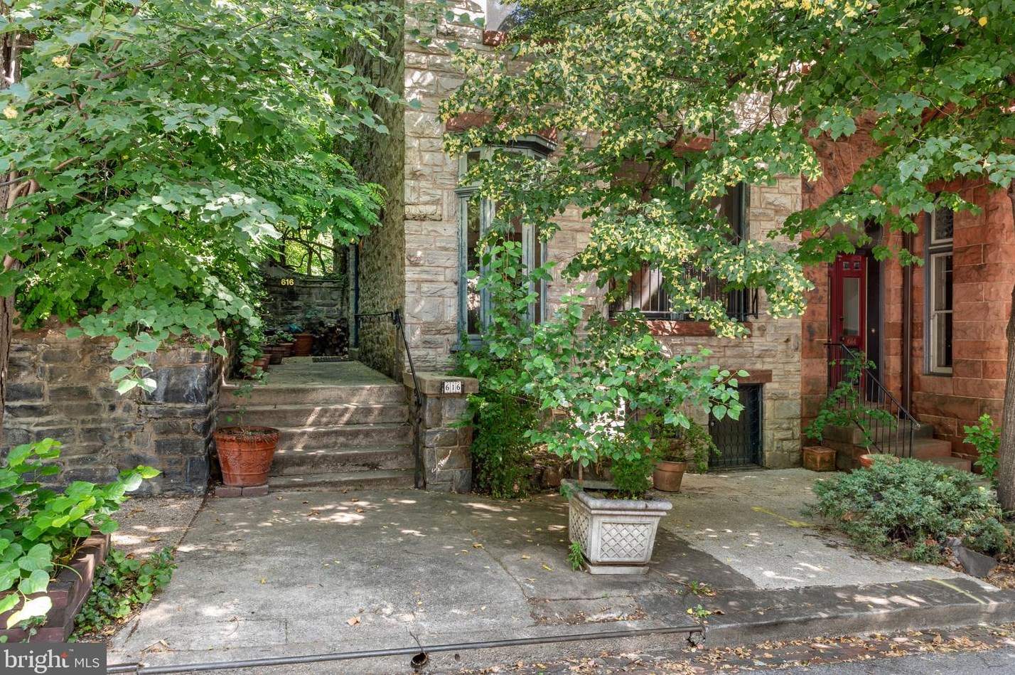 616 Reservoir St, Baltimore, MD 21217-4823