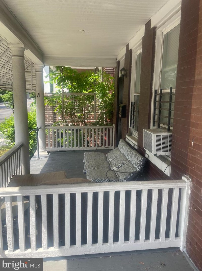 3925 Greenmount Ave, Baltimore MD  21218-4724 exterior