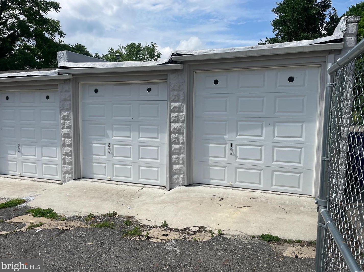 3925 Greenmount Ave, Baltimore MD  21218-4724 exterior